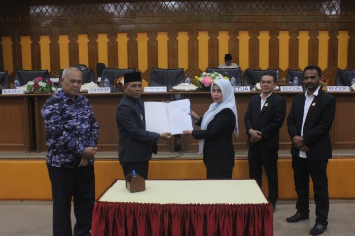 Wakil Bupati Aceh Selatan Hadiri Penutupan Rapat Paripurna DPRK Penyampaian Rekomendasi Terhadap LKPJ