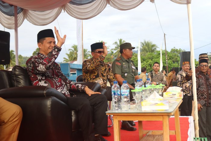 Bupati Aceh Selatan Sambut dan Saksikan Pawai Ta'ruf Kafilah MTQ Tingkat Kabupaten